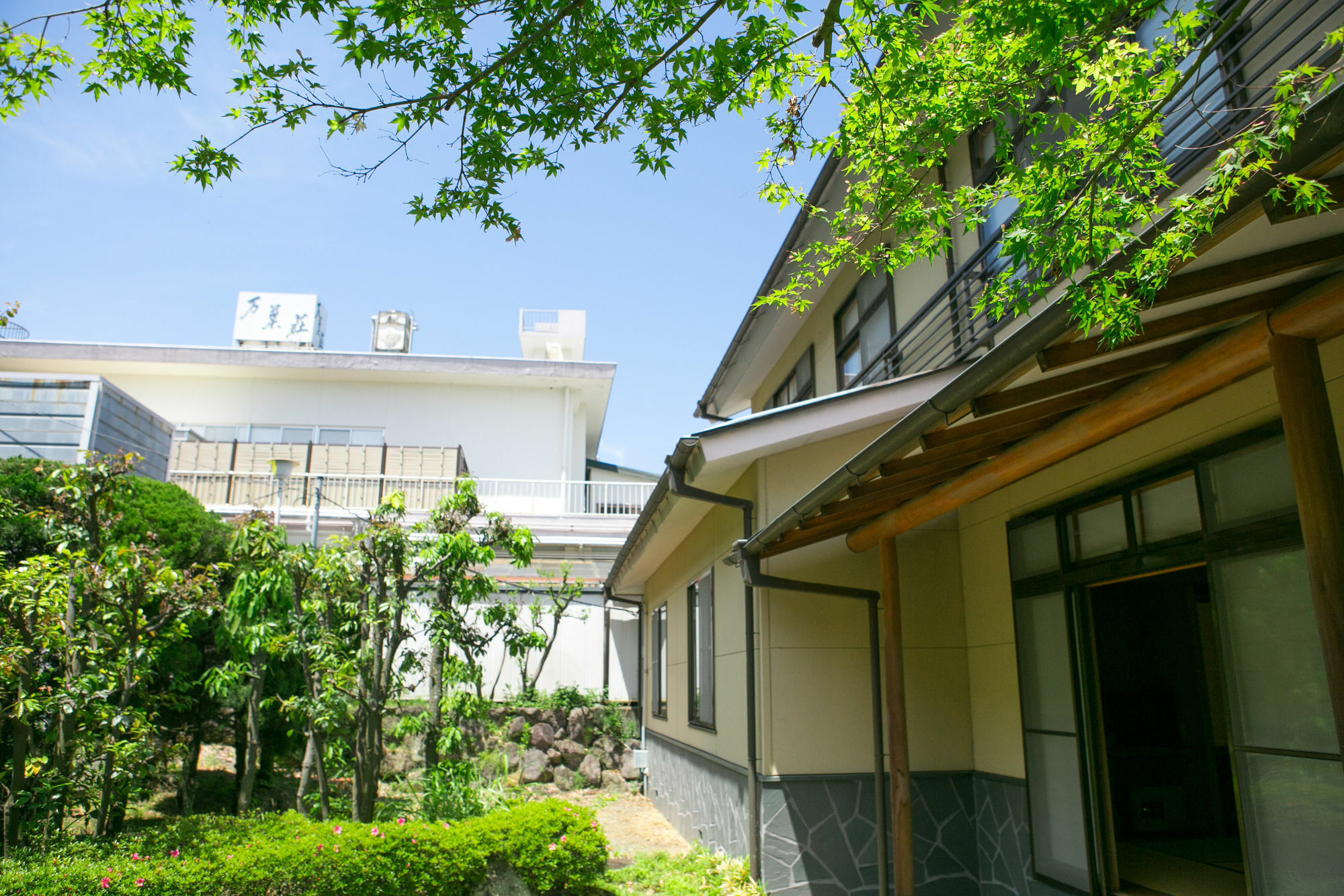 ホテル ゆがわら万葉荘 湯河原町 エクステリア 写真