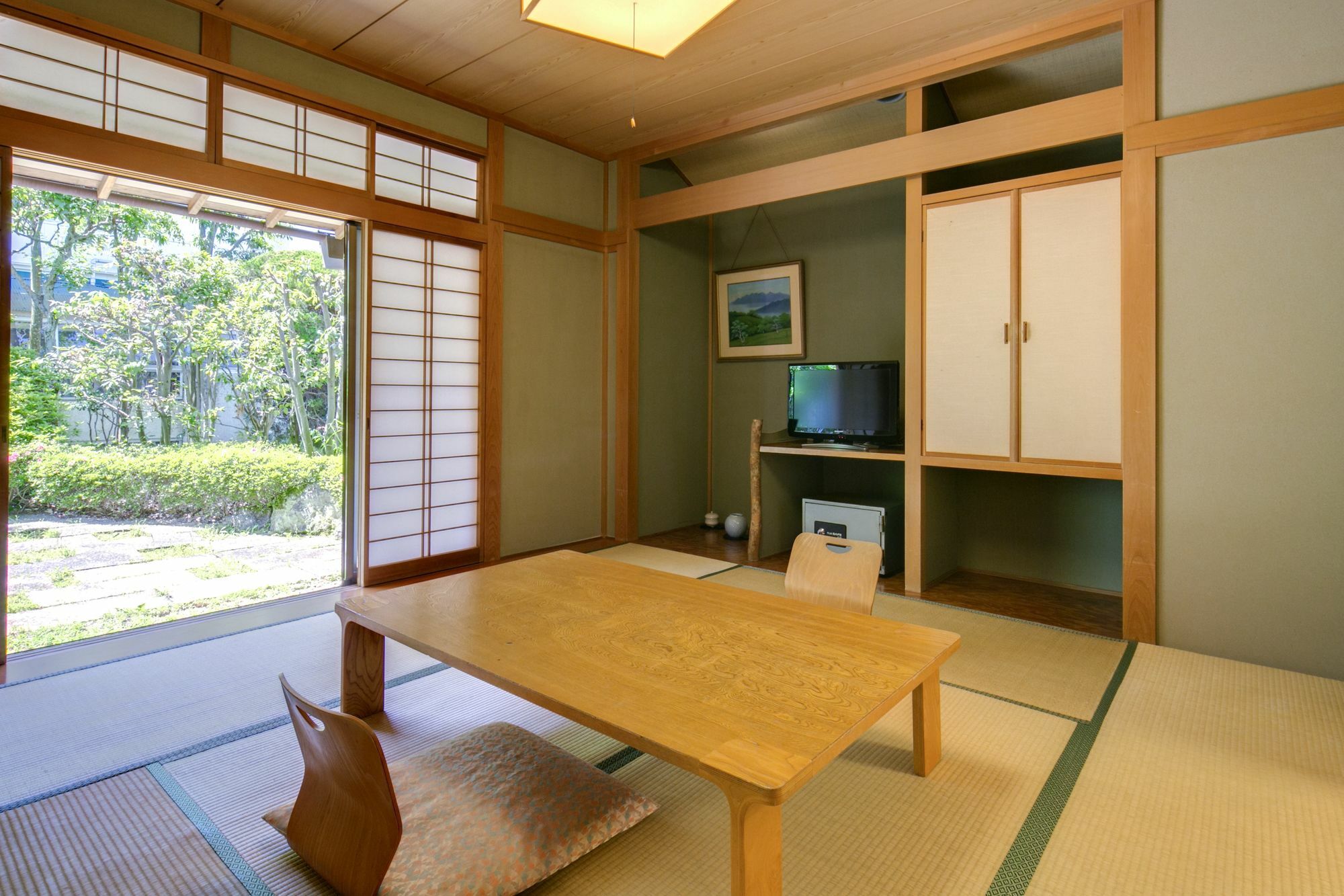 ホテル ゆがわら万葉荘 湯河原町 エクステリア 写真