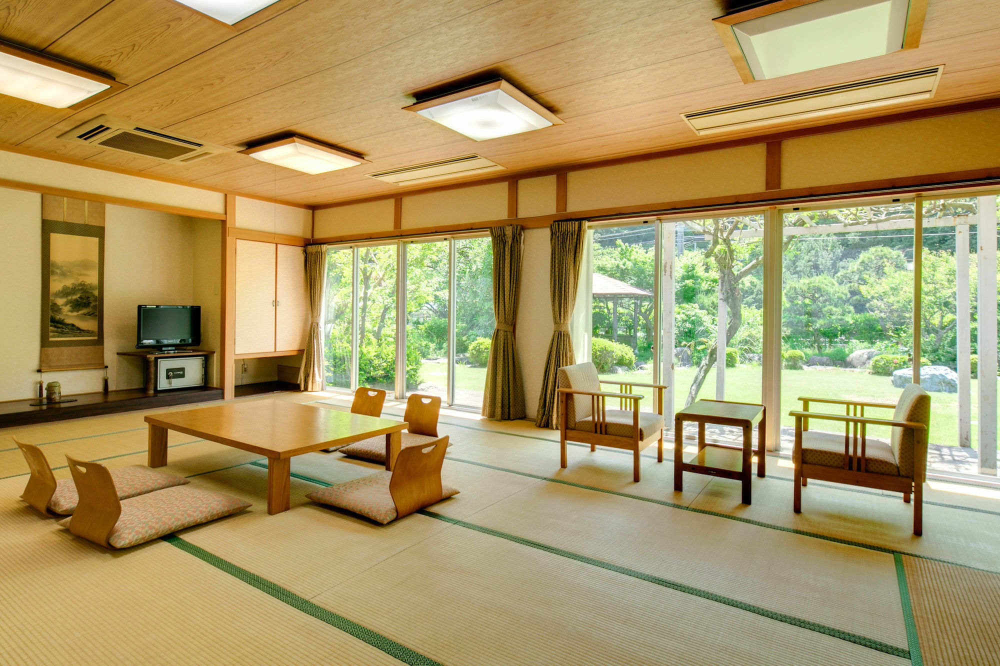 ホテル ゆがわら万葉荘 湯河原町 エクステリア 写真